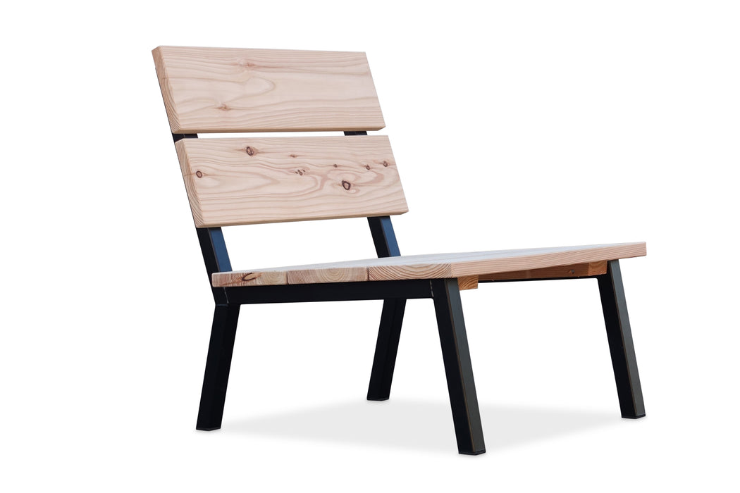 Low dining stoel Douglas hout en stalen poten Lono