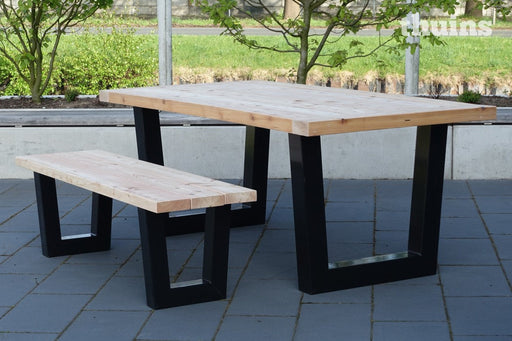 Tuintafel en tuinbank Urban van Douglas hout met zwarte stalen poten